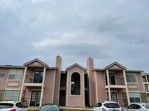 Building Photo - 2550 N Alafaya Trail