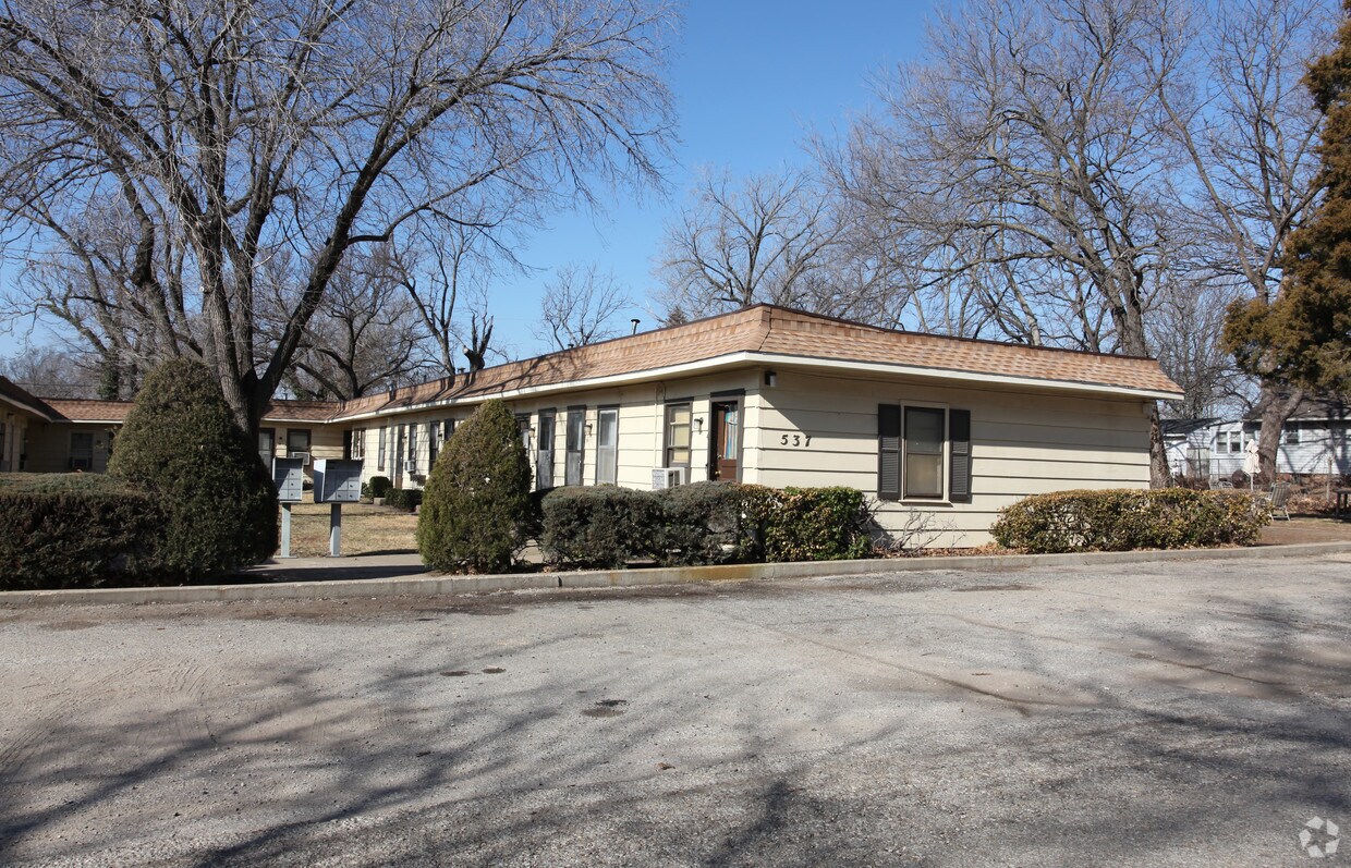 Building Photo - 537 SW Watson Ave