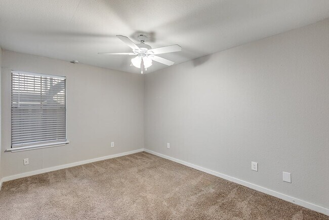 Foto del edificio - Mission James Place Apartments