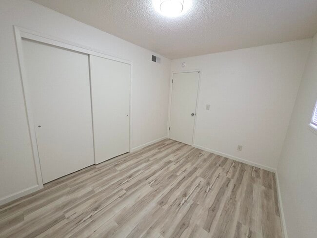 Building Photo - Riviera Terrace Apartments