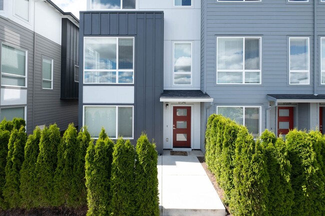 Building Photo - Mountain Side/Beaverton Townhouse