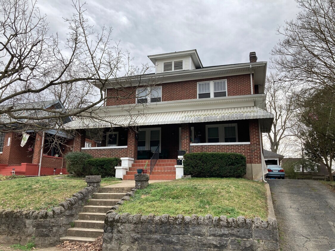 1140 Wasena Ave SW Unit lower, Roanoke, VA 24015 Apartments in