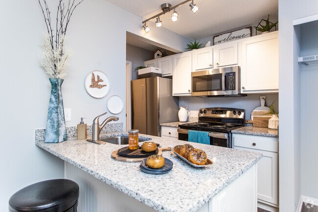 1BR, 1BA - 600 SF - Pierpont Apartments