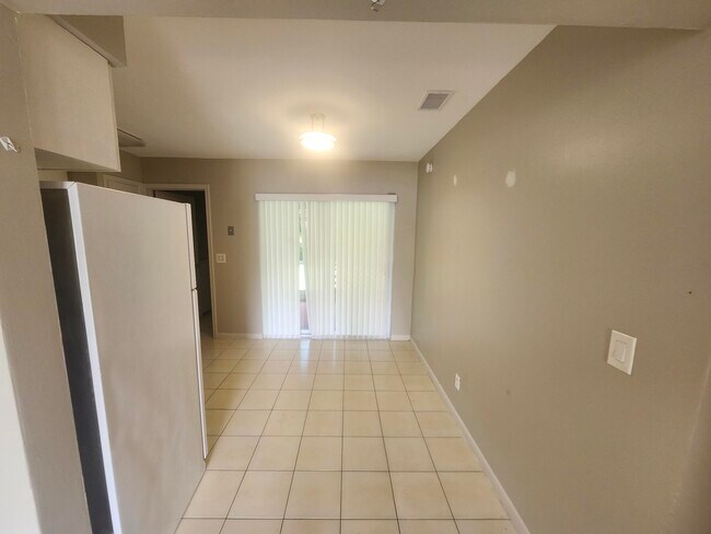 Foto del edificio - 4972 SW 93rd Ave