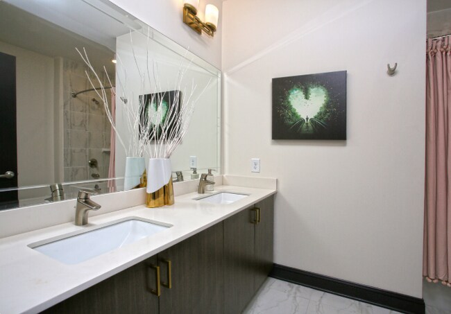 Foto del edificio - 800 Juniper St NE
