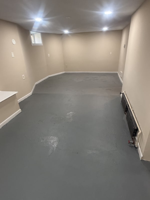 Building Photo - 350 George St W