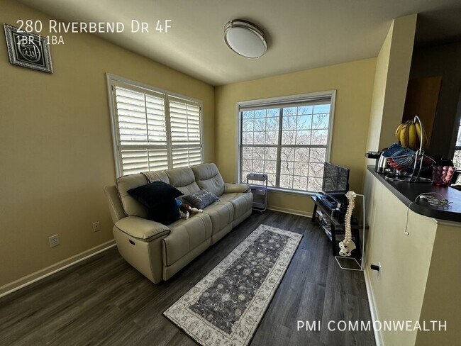 Foto del edificio - 280 Riverbend Dr