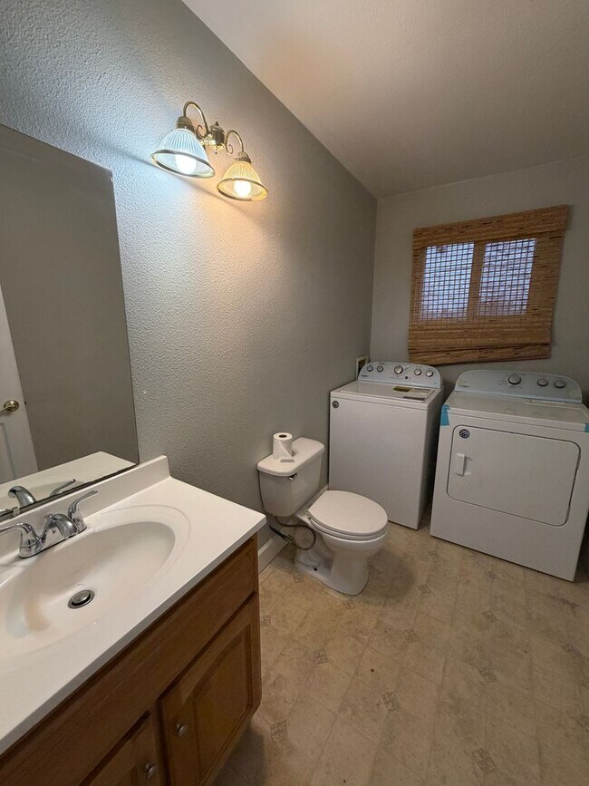 Foto del edificio - Cozy Home for Rent