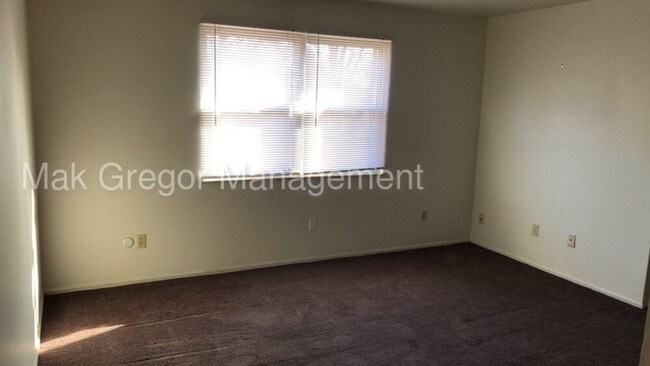 Foto del edificio - 3029 Idle Wilde Blvd