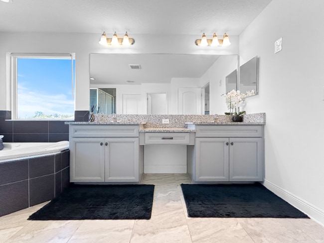 Building Photo - 9714 Provencal Ave