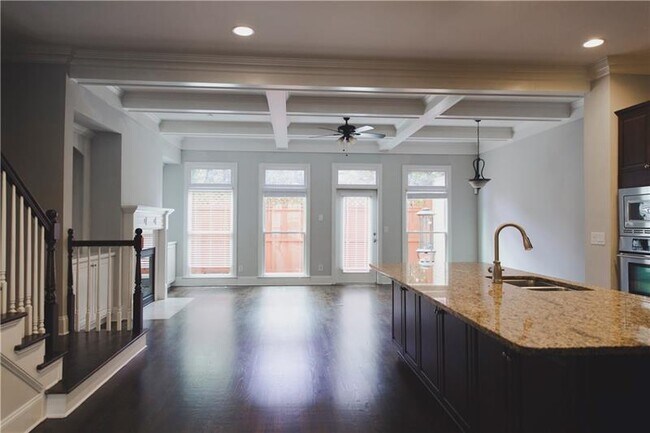 Foto del edificio - 546 Sarabrook Pl NE