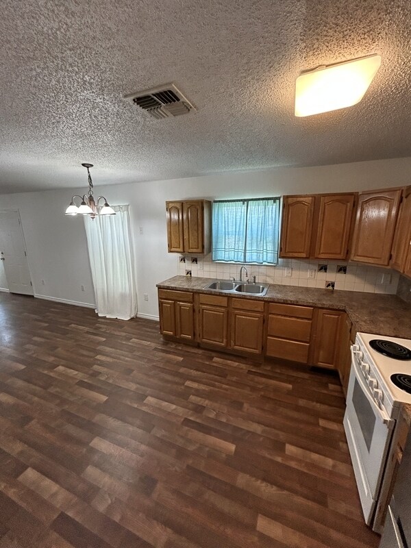 Foto del edificio - 33 Grant Gill Ln
