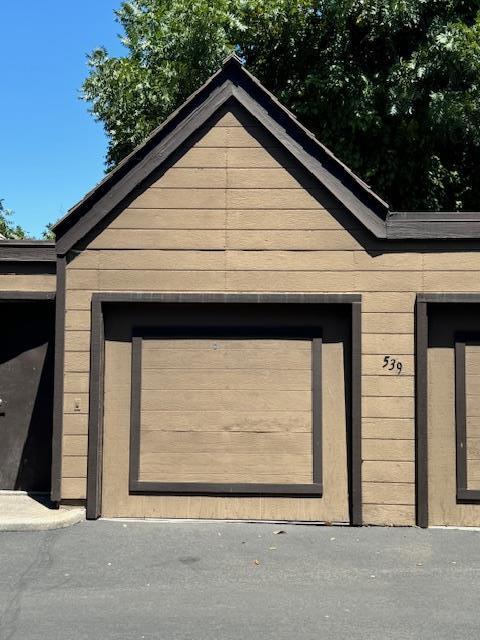 Building Photo - 539 Thain Way