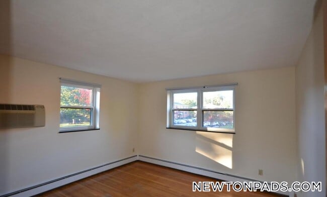 Building Photo - 286 Grove St