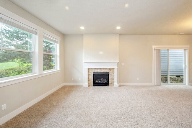 Building Photo - Bright, clean 3-bdrm/2.5-bath home in Beth...