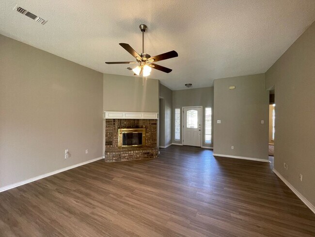 Building Photo - 1605 Watson Dr, Mansfield TX 76063
