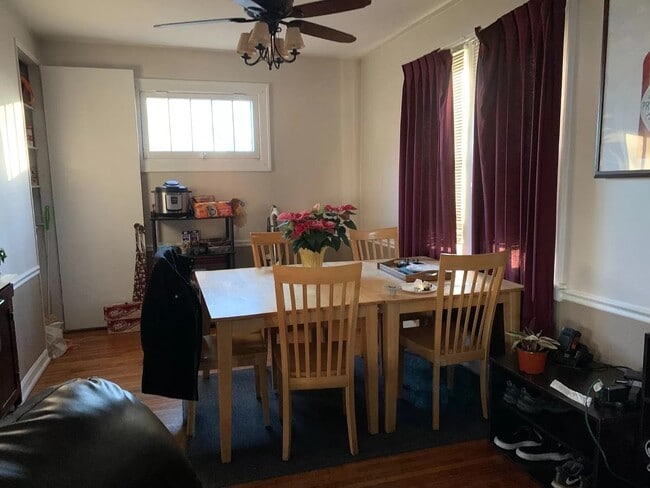 Building Photo - 647 Probasco St