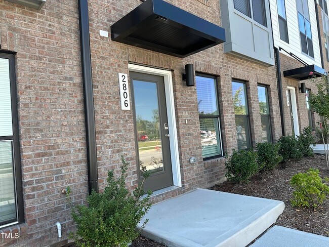 Building Photo - 2806 Kempthorne Rd
