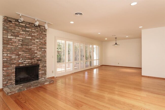 Building Photo - 4120 Donald Dr