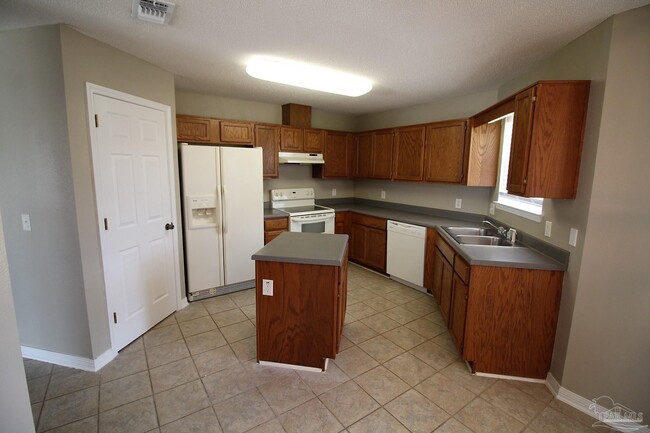 Building Photo - 3329 Tiller Ct