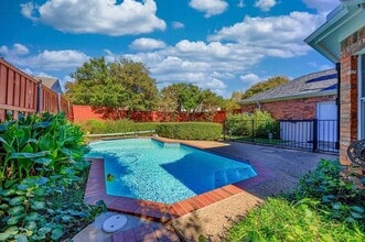 Building Photo - 2705 Trophy Dr
