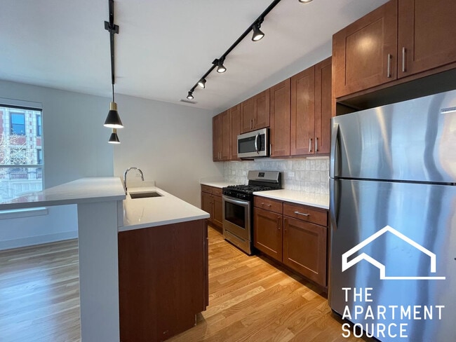 Building Photo - 2740 N Spaulding Ave