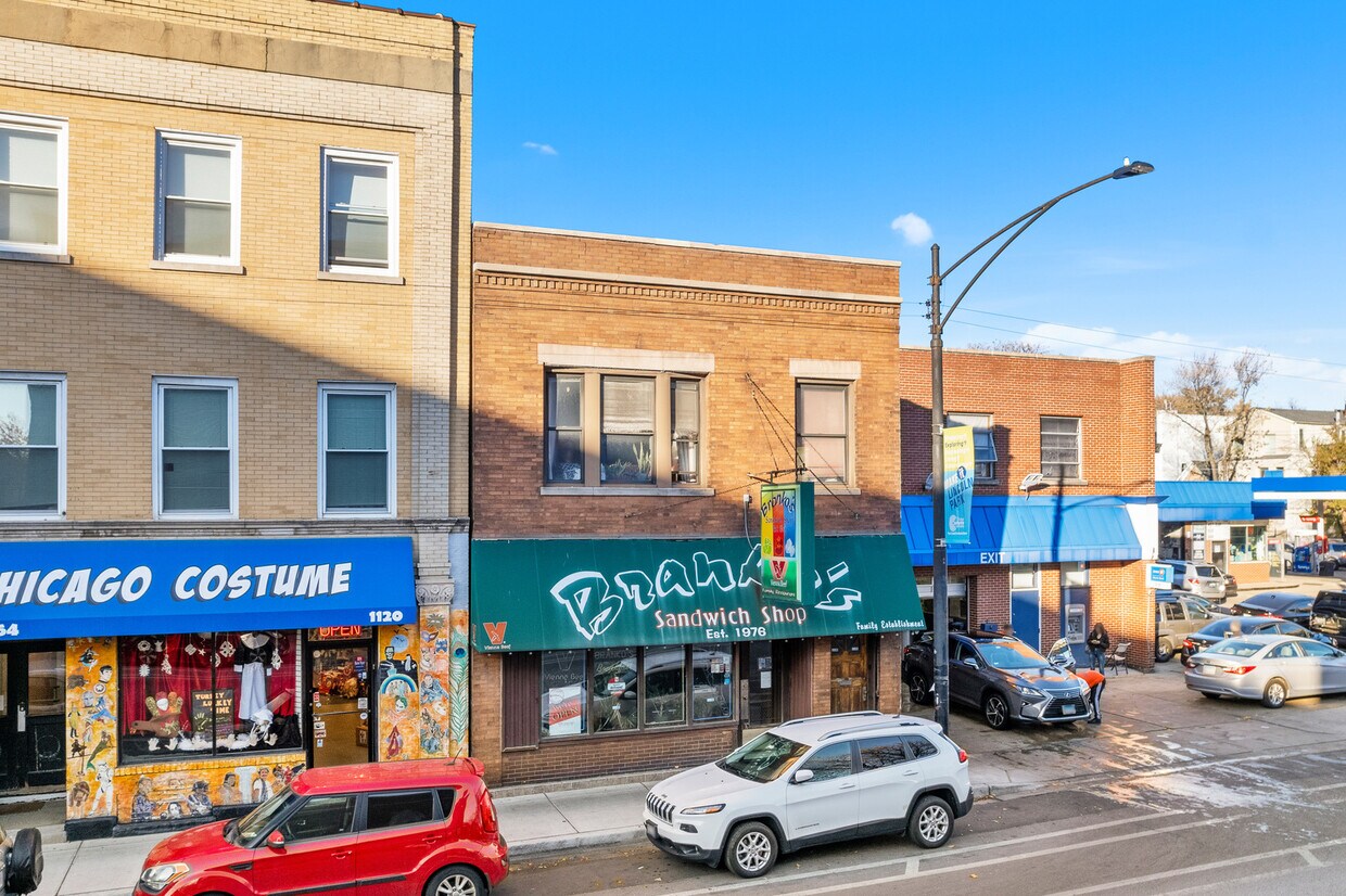 Foto principal - 1118 W Fullerton Ave