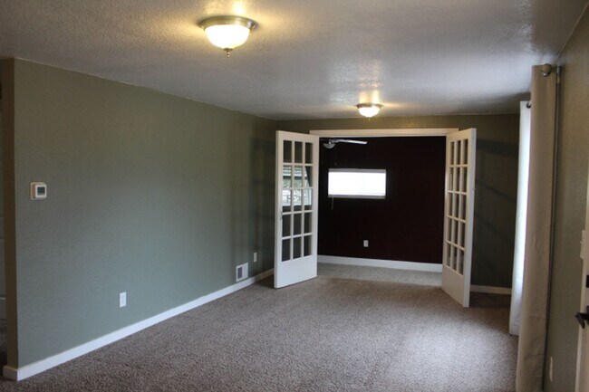Foto del edificio - 3 BR/ 1 BA Ranch home in Commerce City!