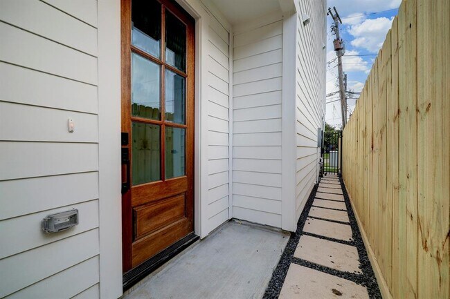 Foto del edificio - 3704 Runnels St