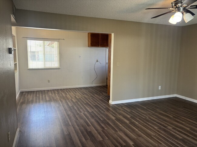 Foto del edificio - 1613 San Carlos Ln