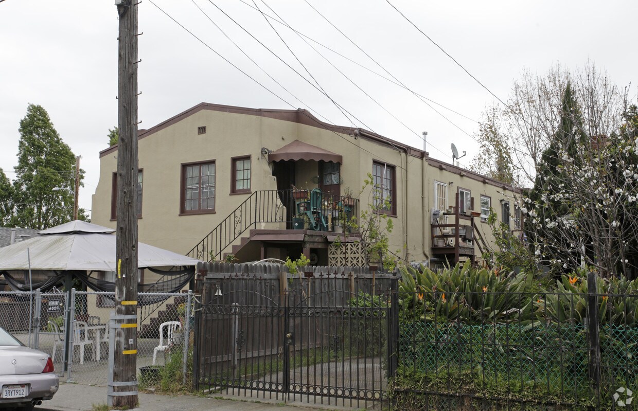 Foto del edificio - 642 Clara St