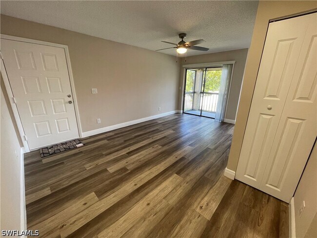 Foto del edificio - 5325 Summerlin Rd