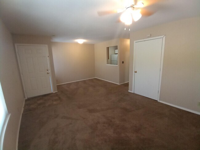 Foto del edificio - 950 Monterey Way