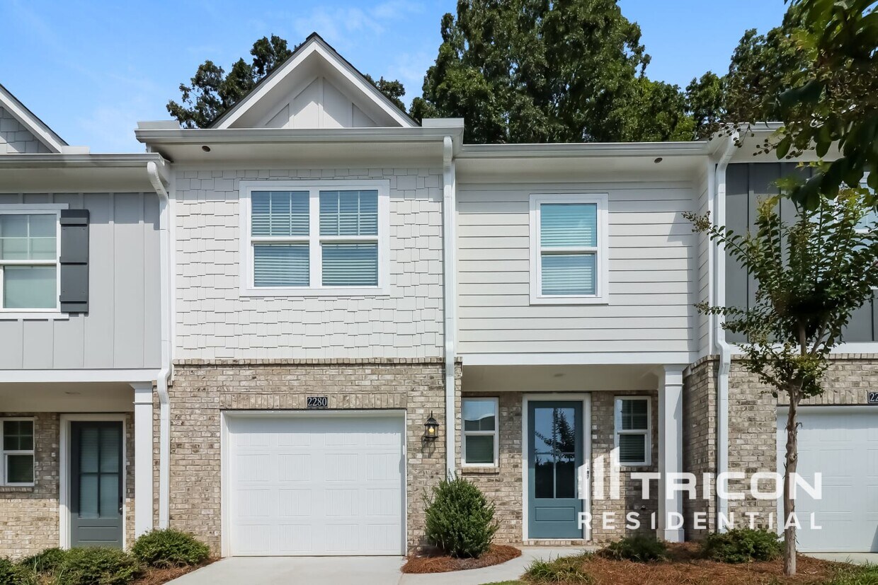 Foto principal - 2280 Rosemary Park Ln