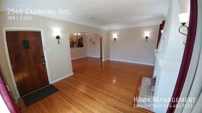 Building Photo - 2545 Carmona Ave