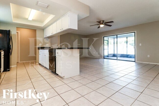 Foto del edificio - 7704 Riverdale Dr