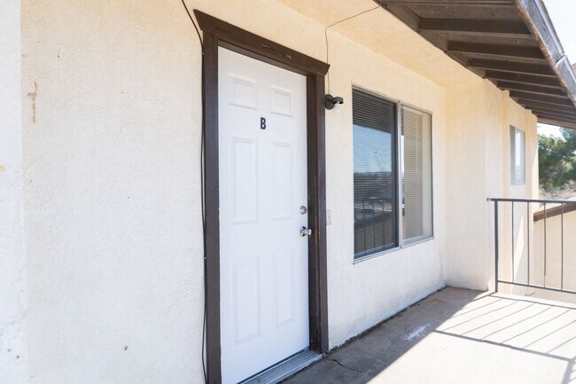 Foto del edificio - 825 Capehart Ct