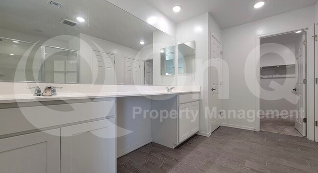 Foto del edificio - 10838 W Marguerite Ave