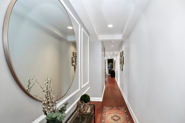 Foto del edificio - 707 W Barry Ave