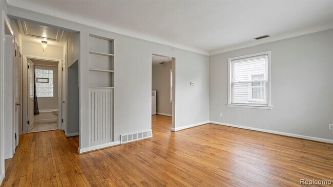 Building Photo - 421 W Morehouse Ave