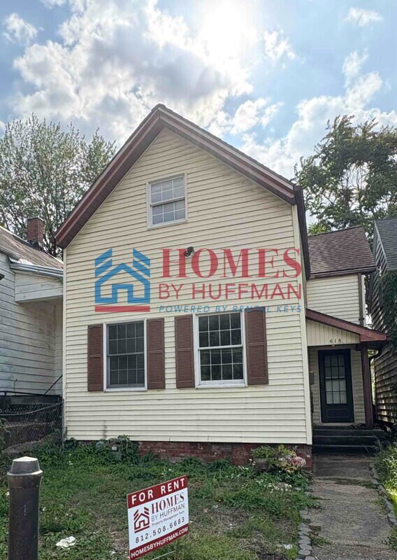 Primary Photo - Three Bedroom | Detached Garage