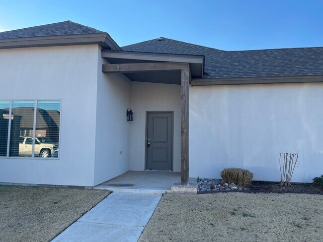 Foto del edificio - Beautiful townhome in the Frenship District