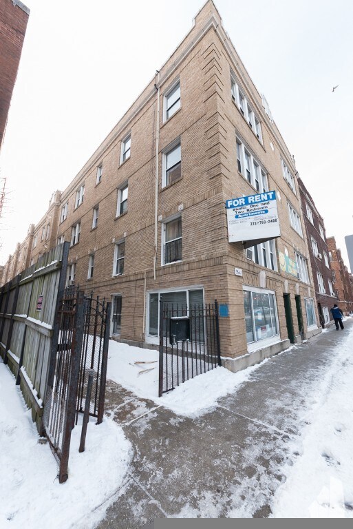 Foto del edificio - 5662 N Ridge Ave