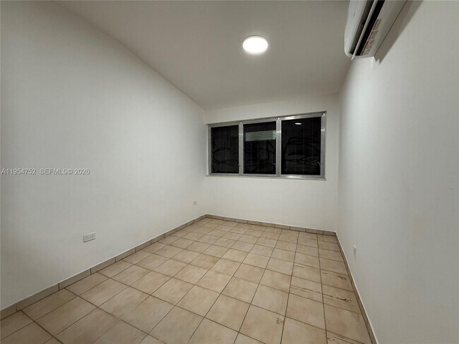 Foto del edificio - 435 NW 44th Ave