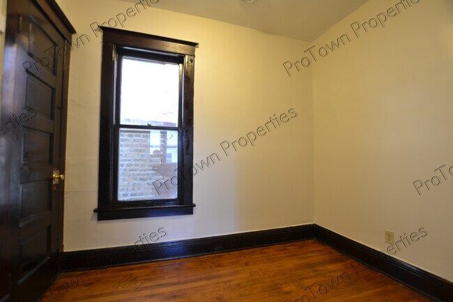 Foto del edificio - 835 N Broadway St