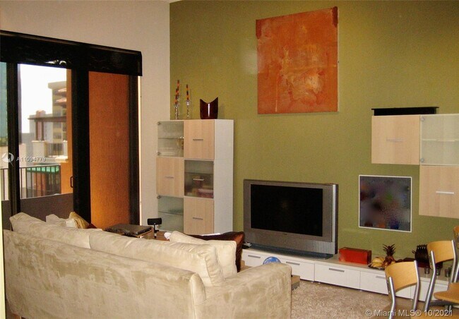 Foto del edificio - 100 Andalusia Ave