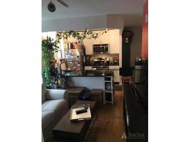 Foto del edificio - 190 E 7th St