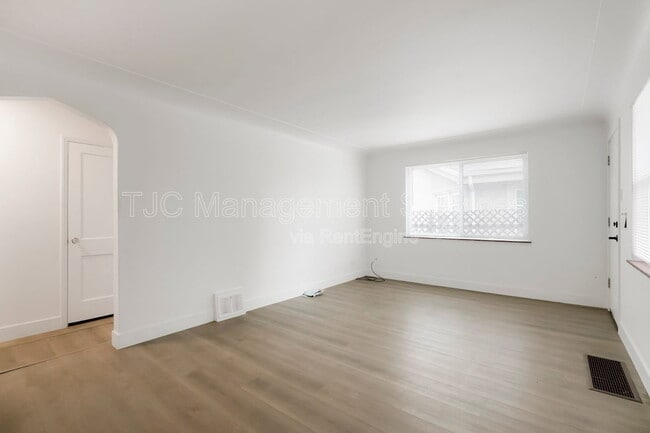 Building Photo - 433 Harrison St