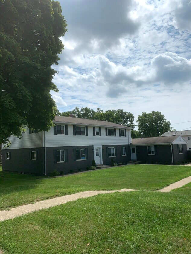 Foto principal - 103 E Spring St