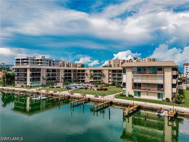 Foto del edificio - 3200 Gulf Shore Blvd N